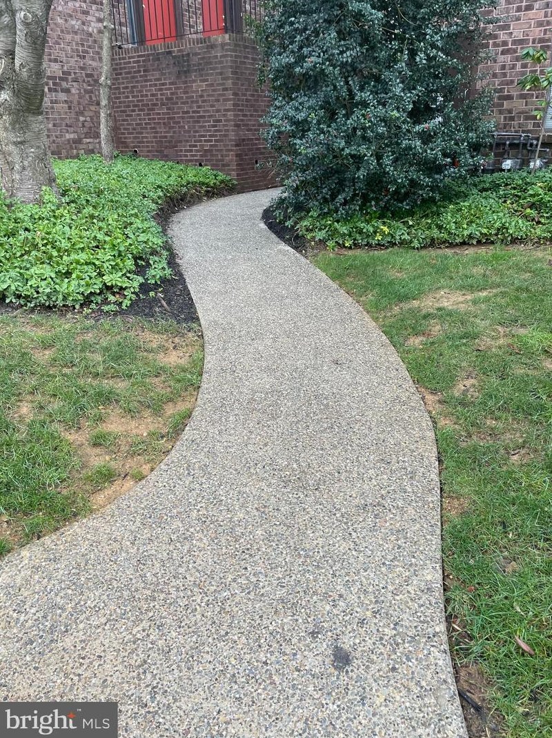 1301 Mountainview Dr, Wayne, PA