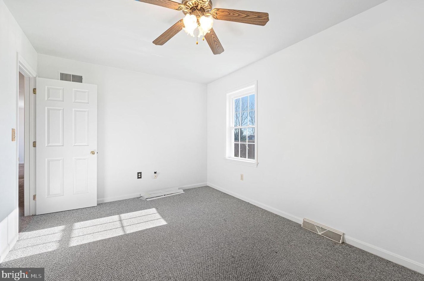 951 Little Elk Crk Rd, Oxford PA 19363-2814 exterior