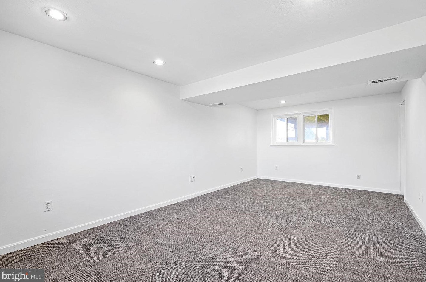 951 Little Elk Crk Rd, Oxford PA 19363-2814 exterior