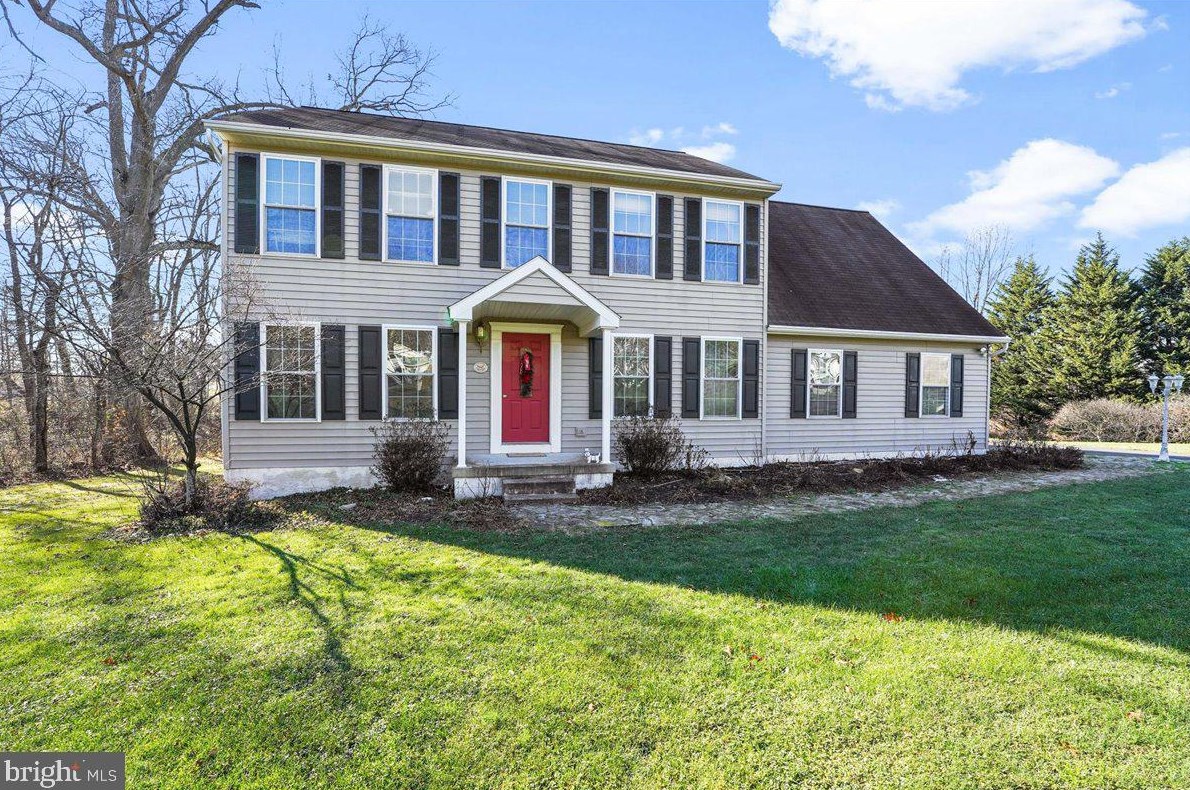 101 Rosewood Dr, Oxford, PA 19363-3938