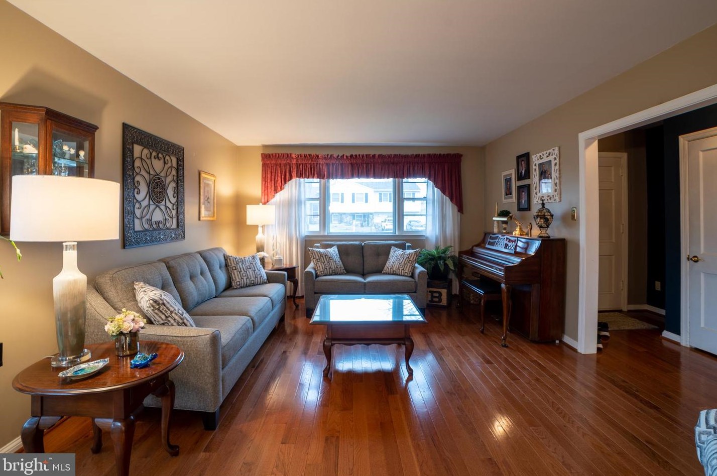 1208 Gateway Ln, West Chester PA  19380-4600 exterior