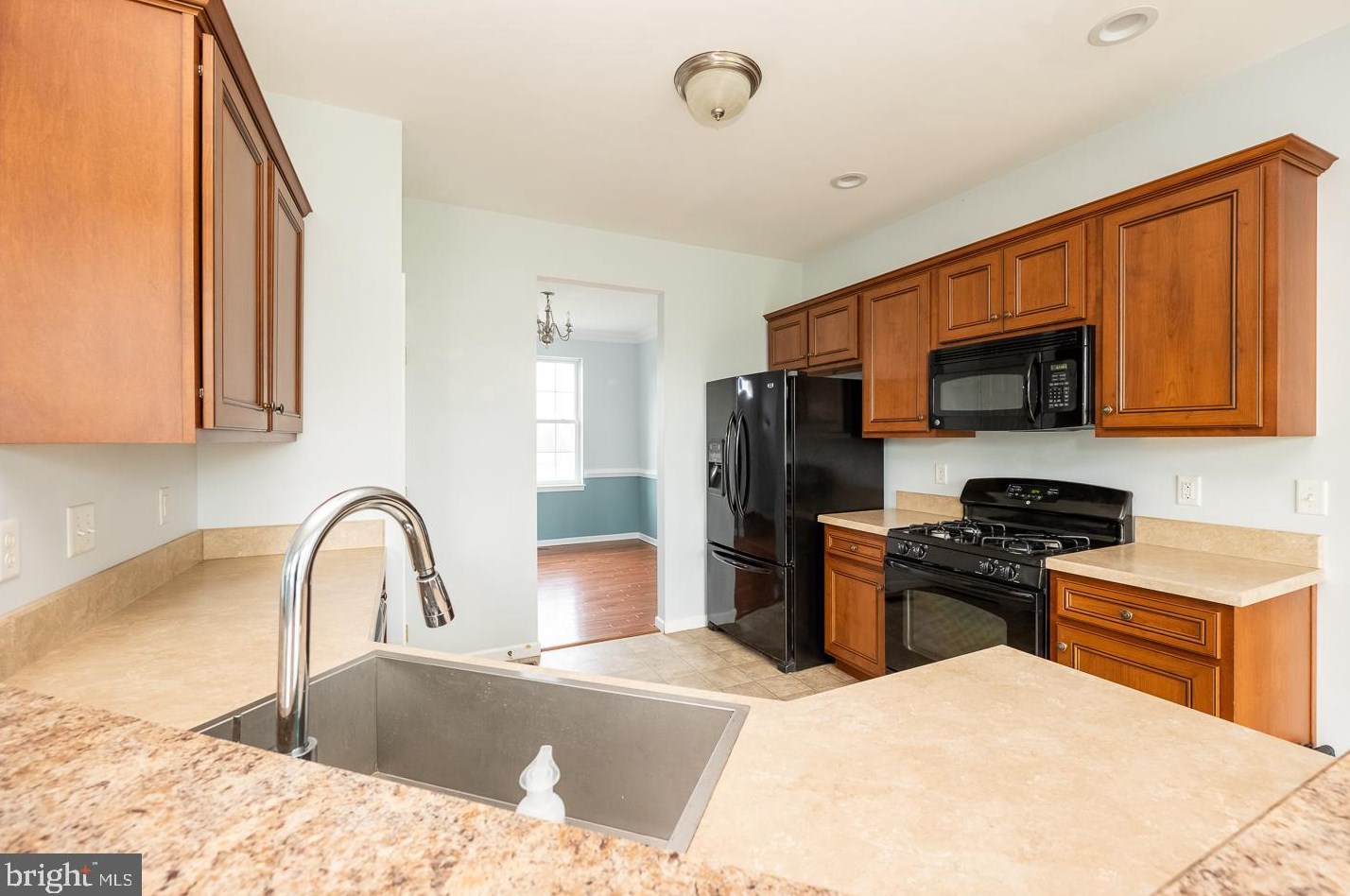100 Whitehorse Dr, Honey Brook, PA 19344-1317