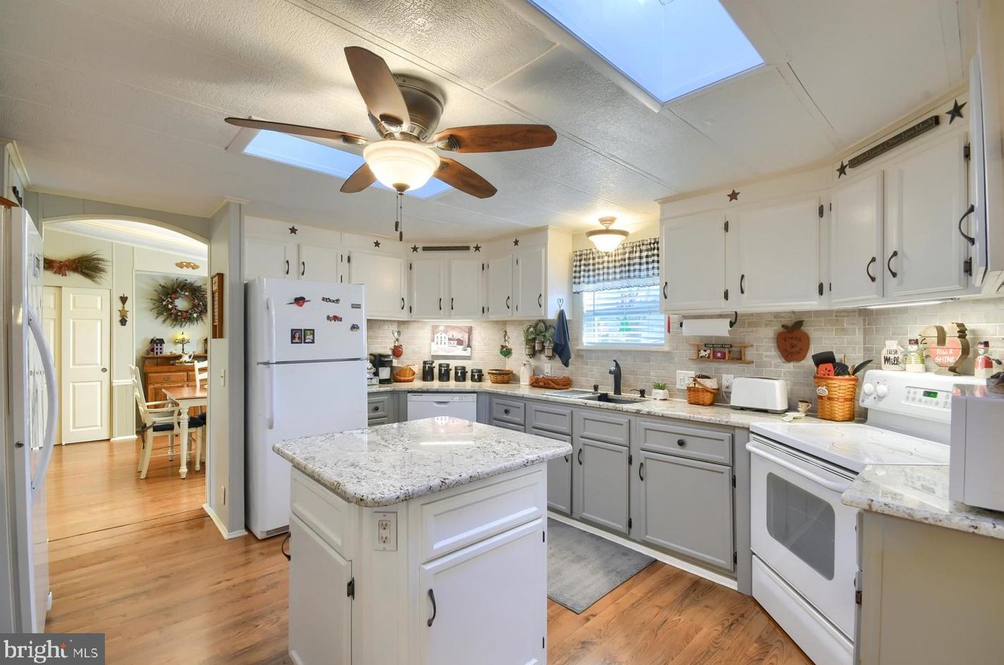 1018 Sunhigh Dr, West Chester PA  19380-1635 exterior