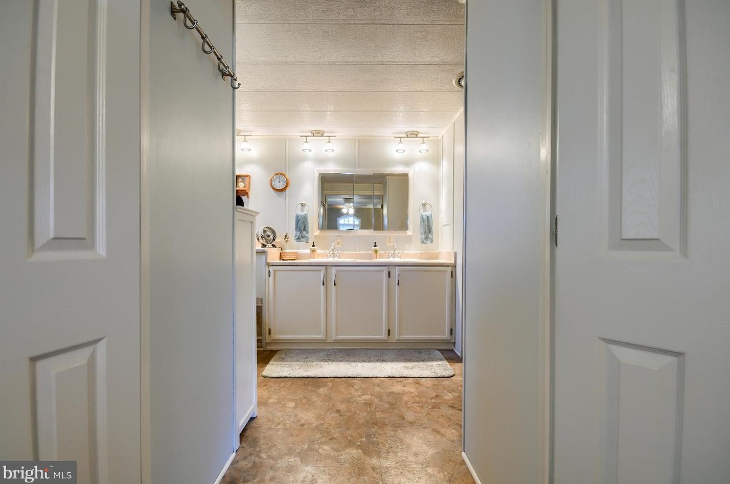 1018 Sunhigh Dr, West Chester PA  19380-1635 exterior