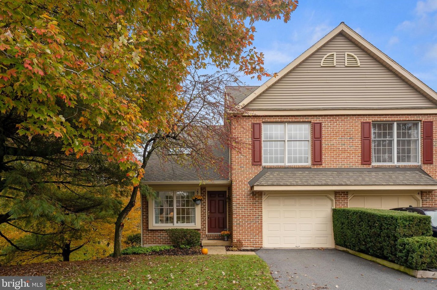 2 Hickory Ct, Downingtown, PA 19335