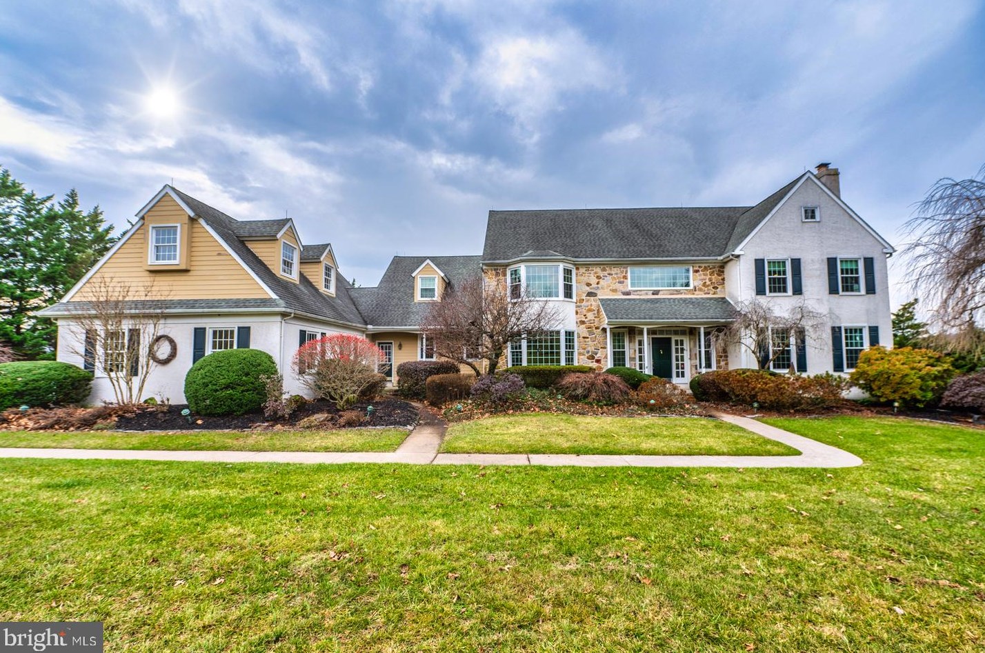 7 White Horse Ln, Spring City, PA 19475