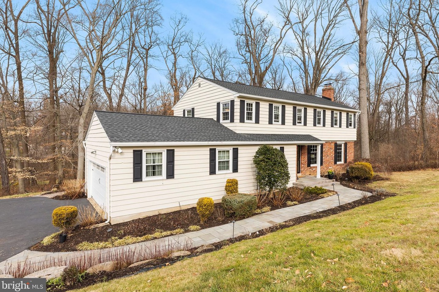 927 Ethan Allen Rd, Berwyn, PA 19312