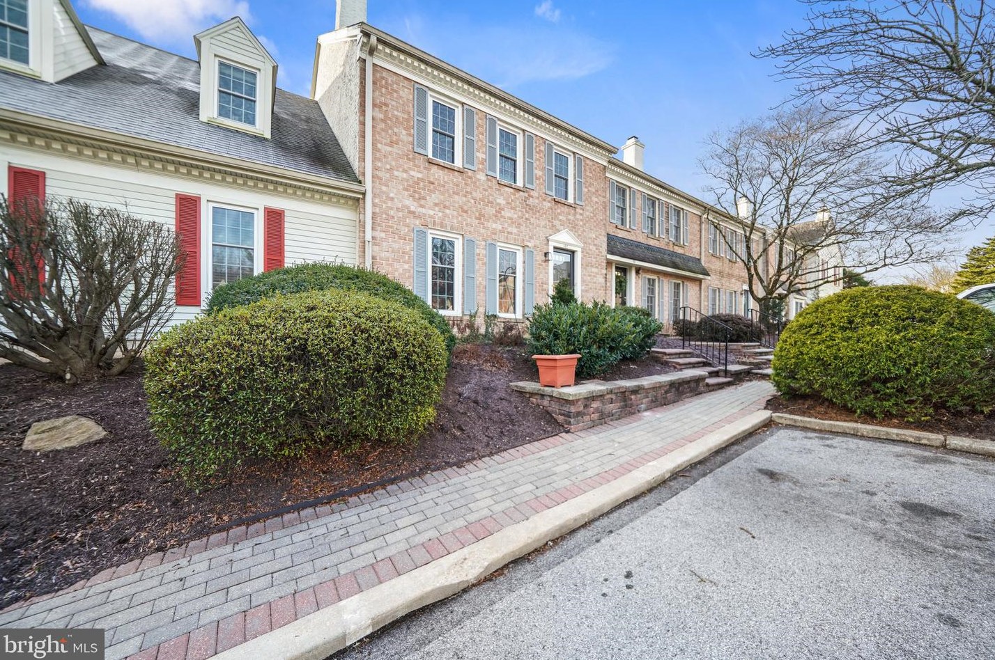 102 Everest Cir, West Chester, PA 19382-6348