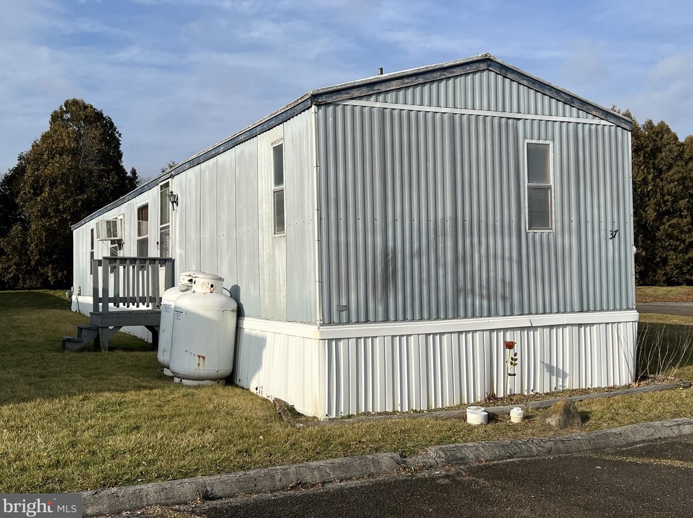 37 Vintage Ln, Honey Brook, PA 19344-9747