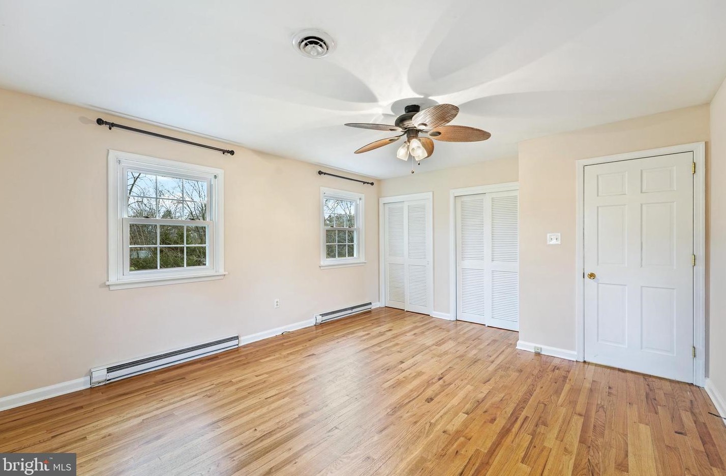 914 Springwood Dr, West Chester PA  19382-2122 exterior