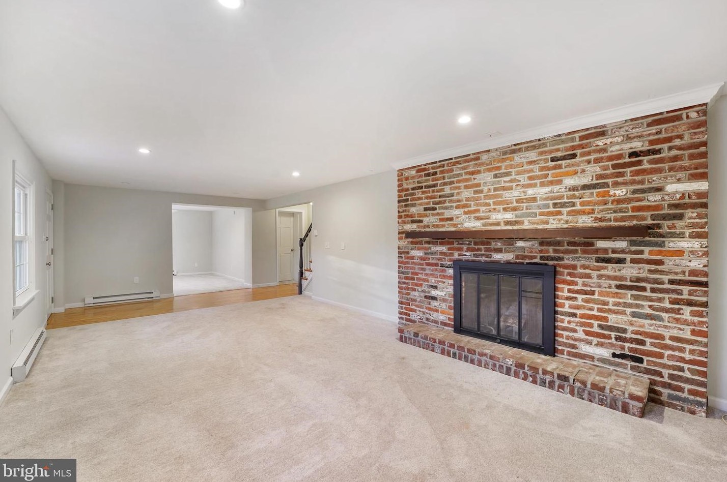 914 Springwood Dr, West Chester PA  19382-2122 exterior