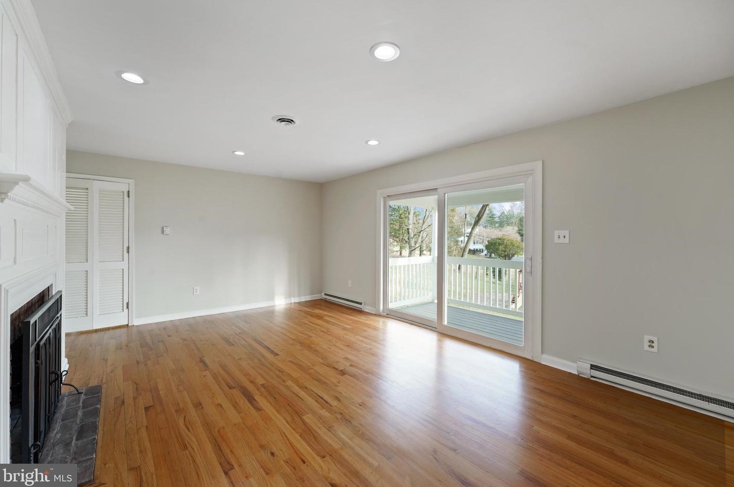 914 Springwood Dr, West Chester, PA 19382