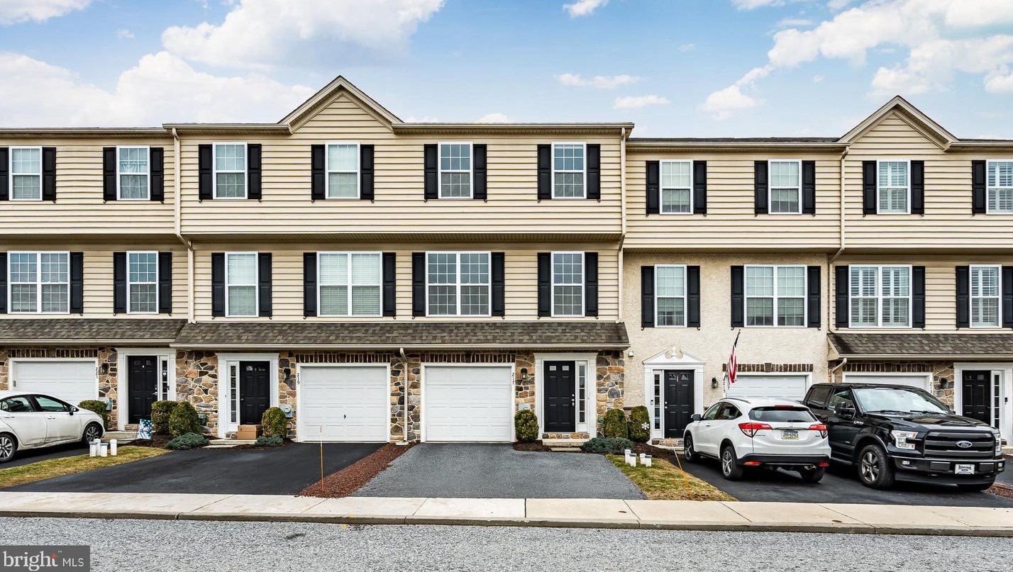 217 Kennedy Dr, Romansville PA  19320-3969 exterior