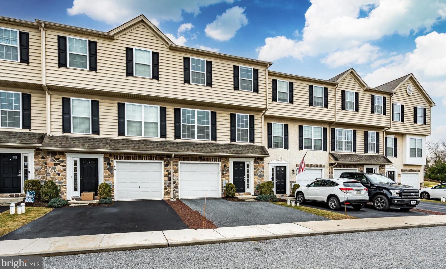 217 Kennedy Dr, Romansville, PA 19320