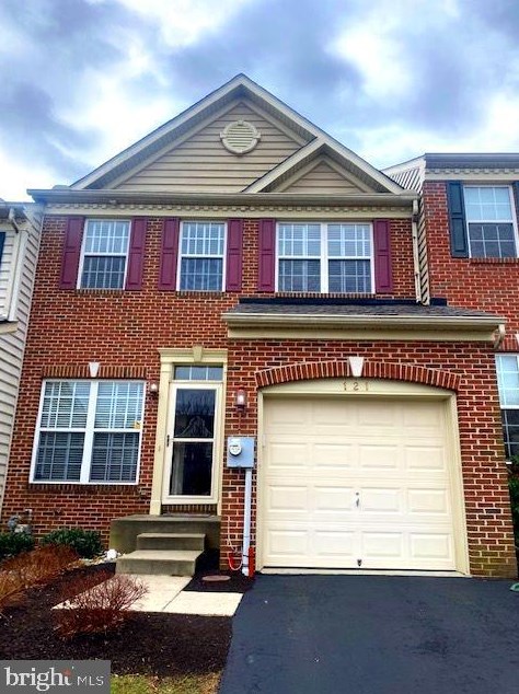 121 Penns Manor Dr, Kennett Sq, PA 19348