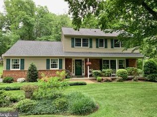 1059 Windy Knoll Rd, West Chester, PA 19382-7432
