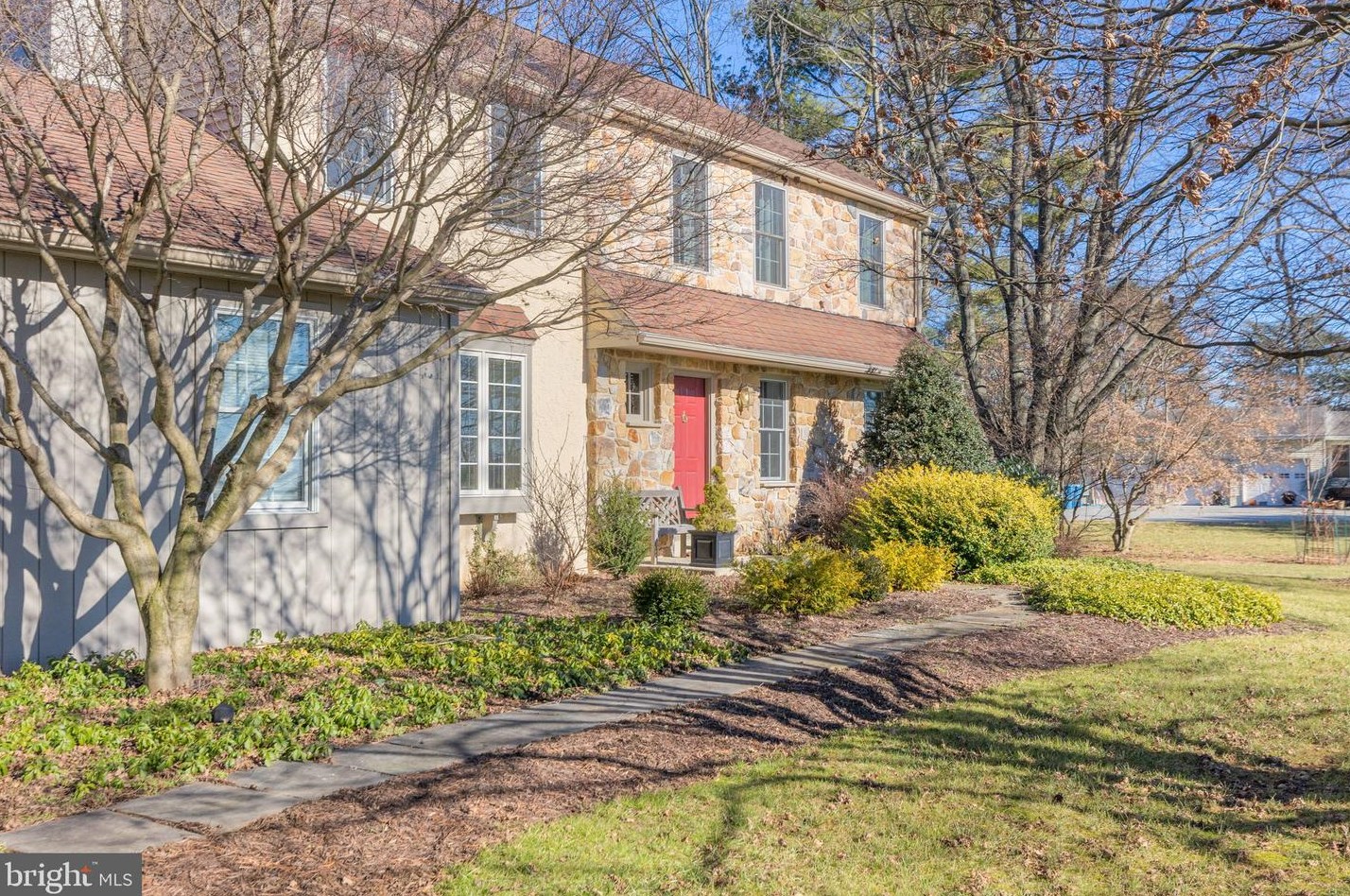 201 E Doe Run Rd, Kennett Sq, PA 19348