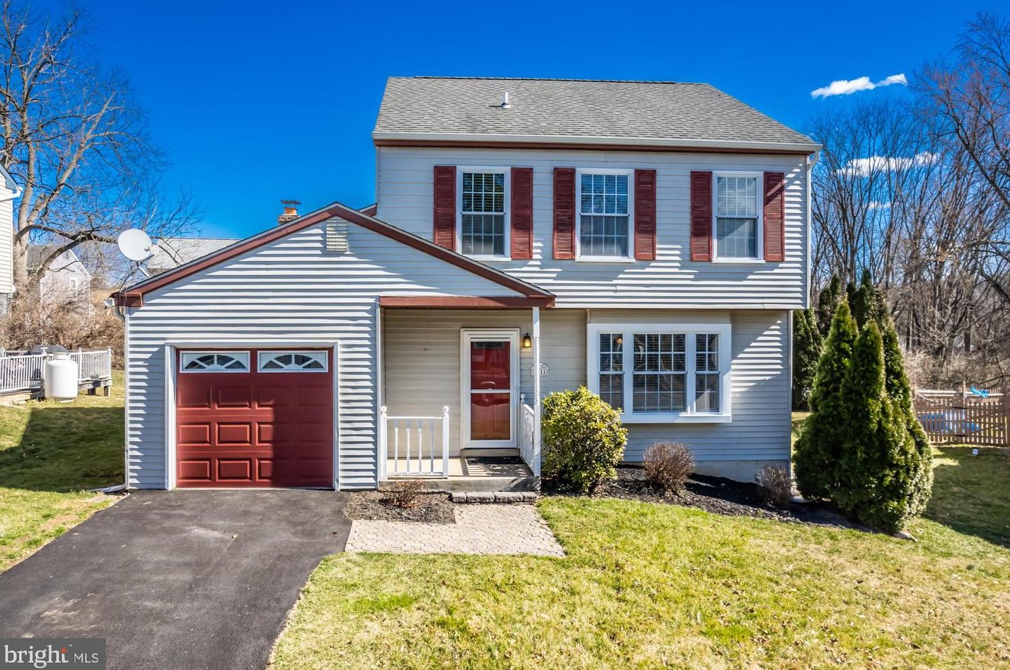 1611 Loretta Ln, Downingtown, PA 19335-3579