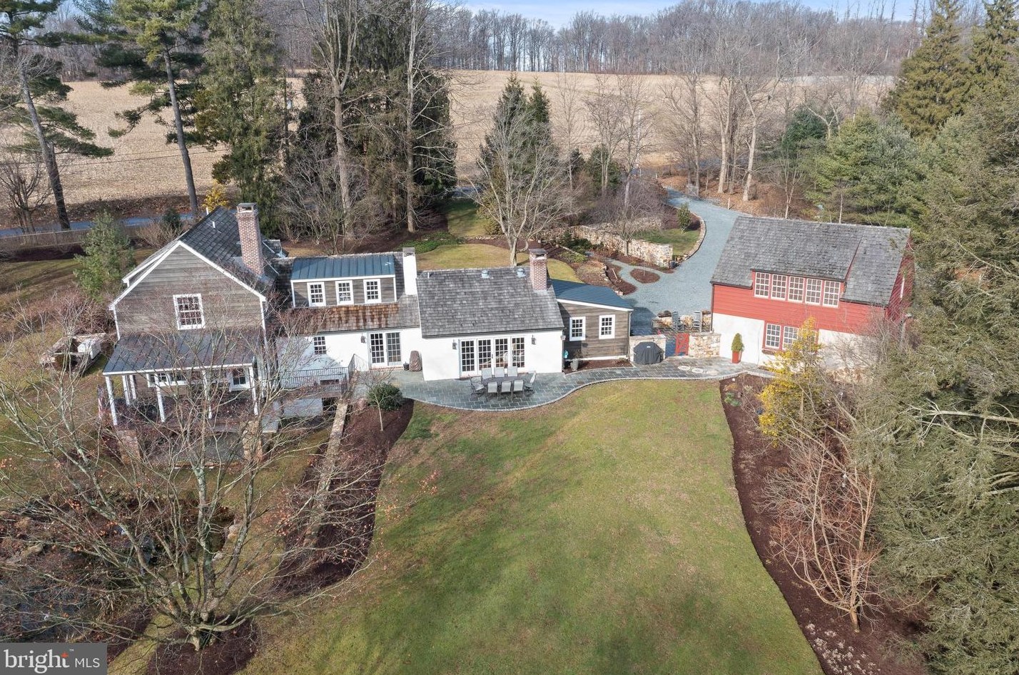 210 Fernwood Rd, Cochranville, PA 19330