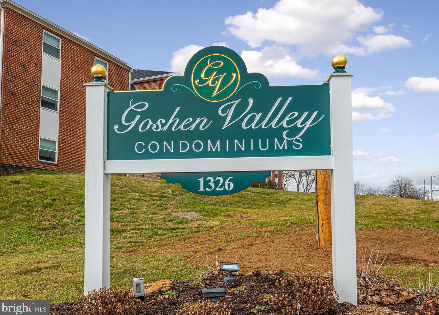1906 Valley Dr, West Chester, PA 19382