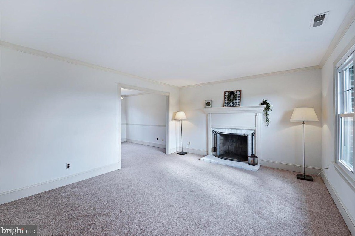 55 Devon Rd, Paoli, PA 19301