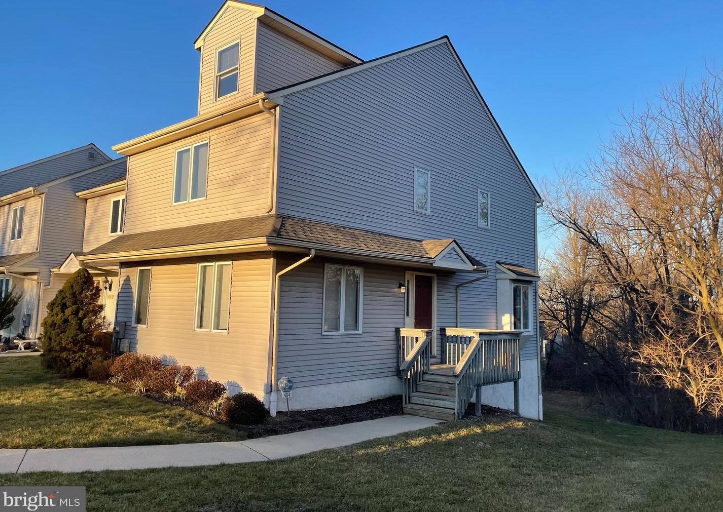 404 Pinebrooke Cir, Downingtown, PA 19335