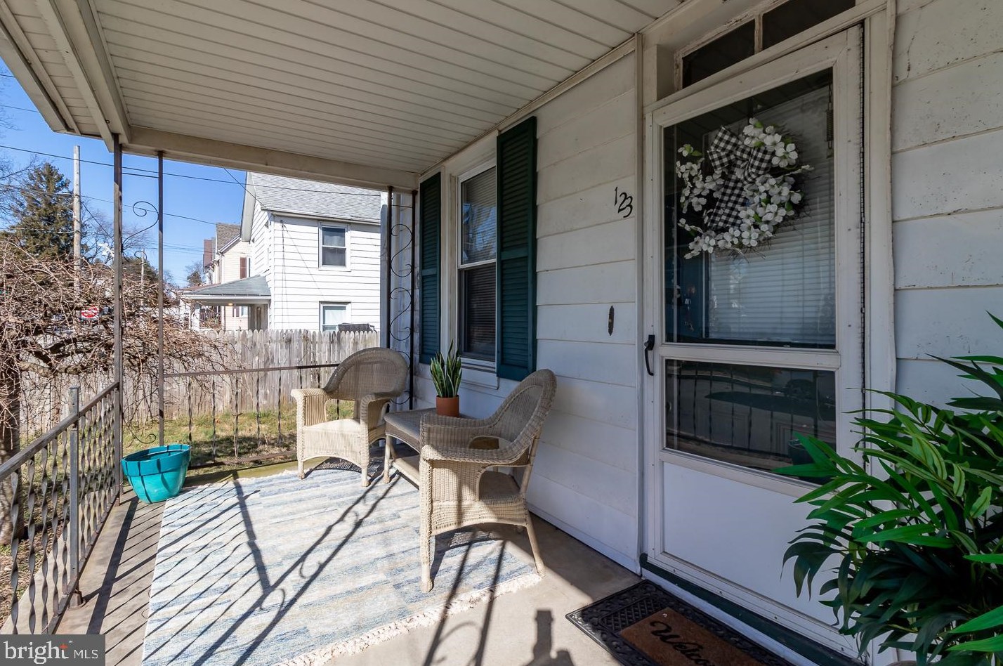 123 Chatham St, Avondale PA  19311-1137 exterior