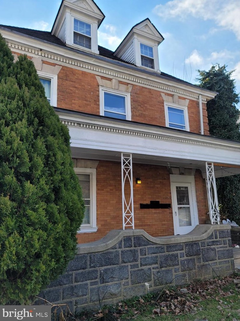 384 Chestnut St, Romansville, PA 19320-3203