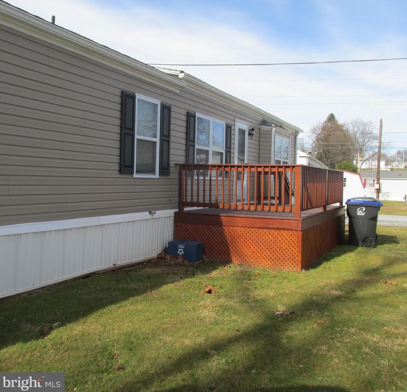 27 Glouster Ct, Coatesville, PA 19320