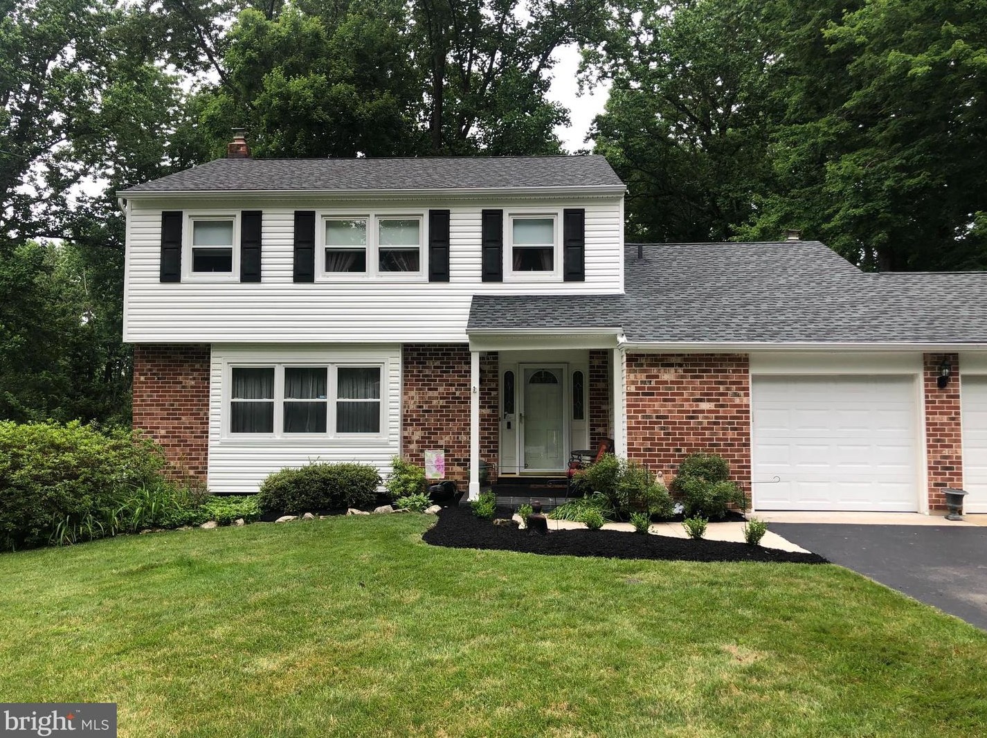 214 Kent Dr, Exton, PA 19341-1823