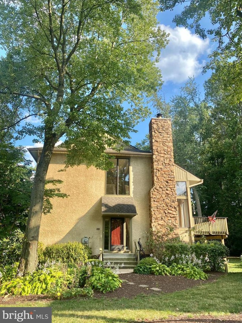411 Lynetree Dr, West Chester, PA 19380