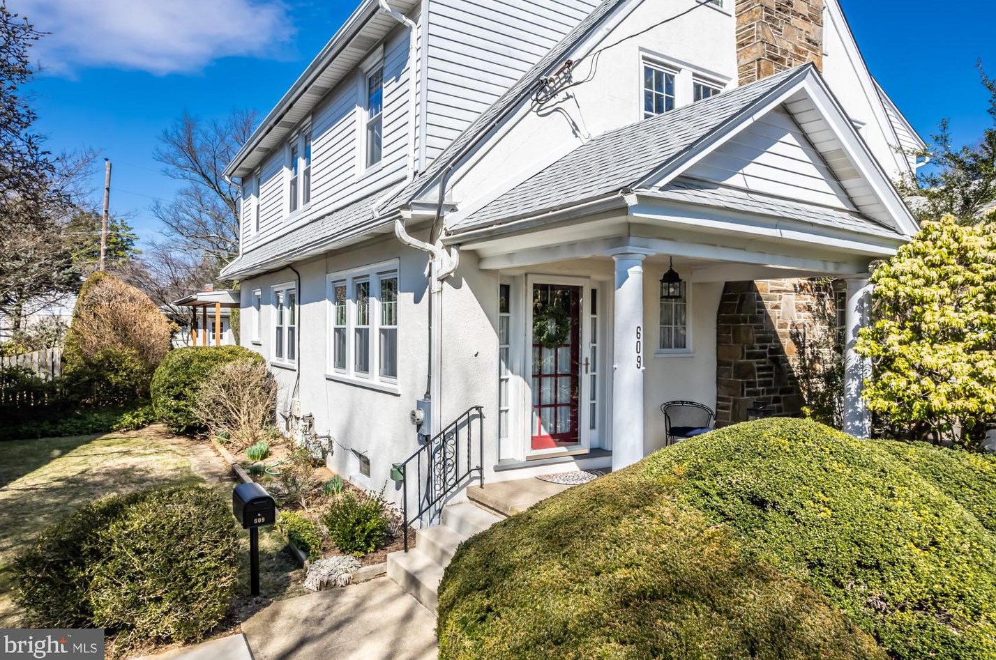 609 Sharpless St, West Chester PA  19382-3542 exterior