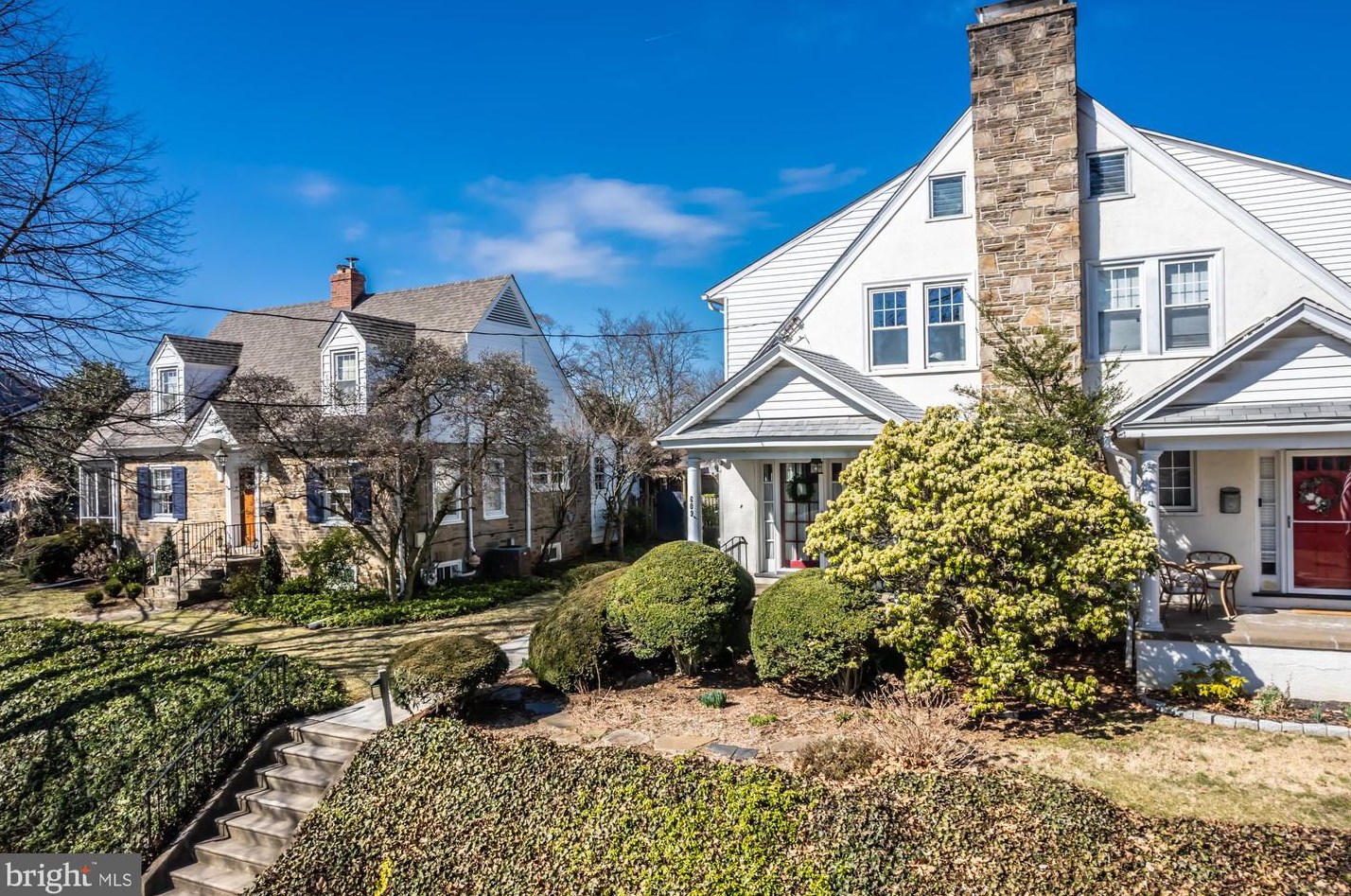 609 Sharpless St, West Chester PA  19382-3542 exterior