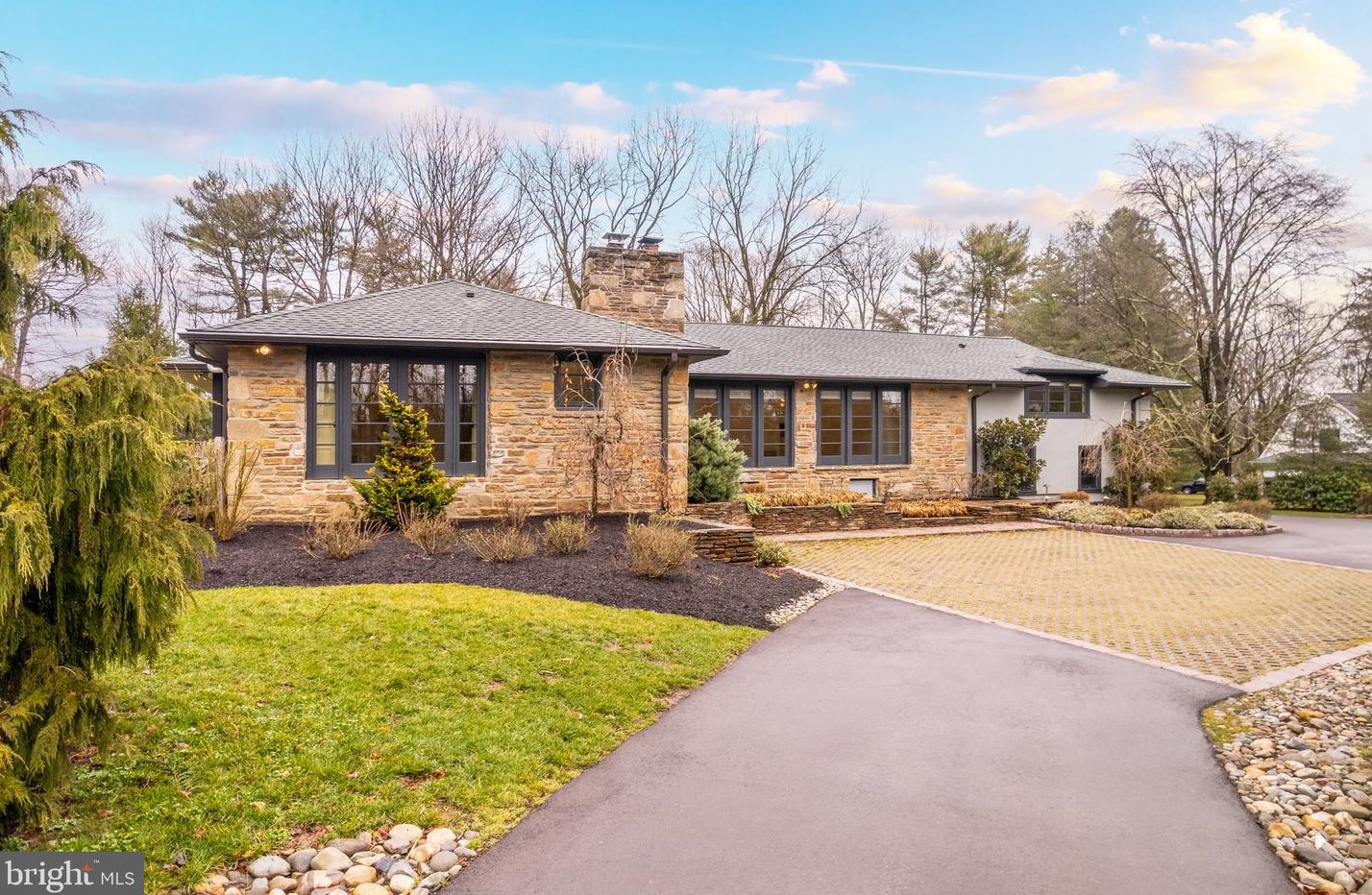 1439 Sugartown Rd, Berwyn, PA 19312