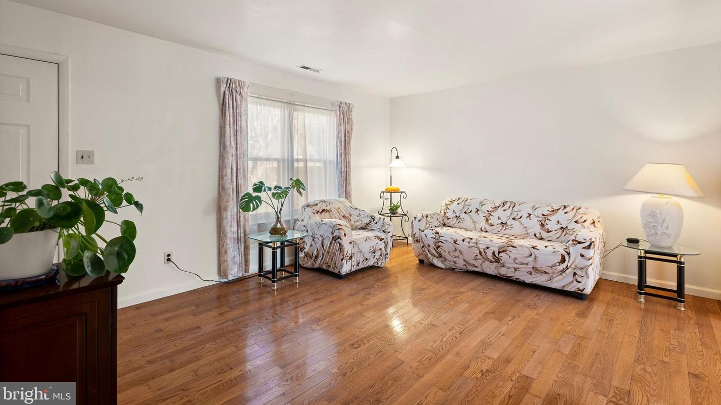 11 Devon Cir, Paoli, PA 19301