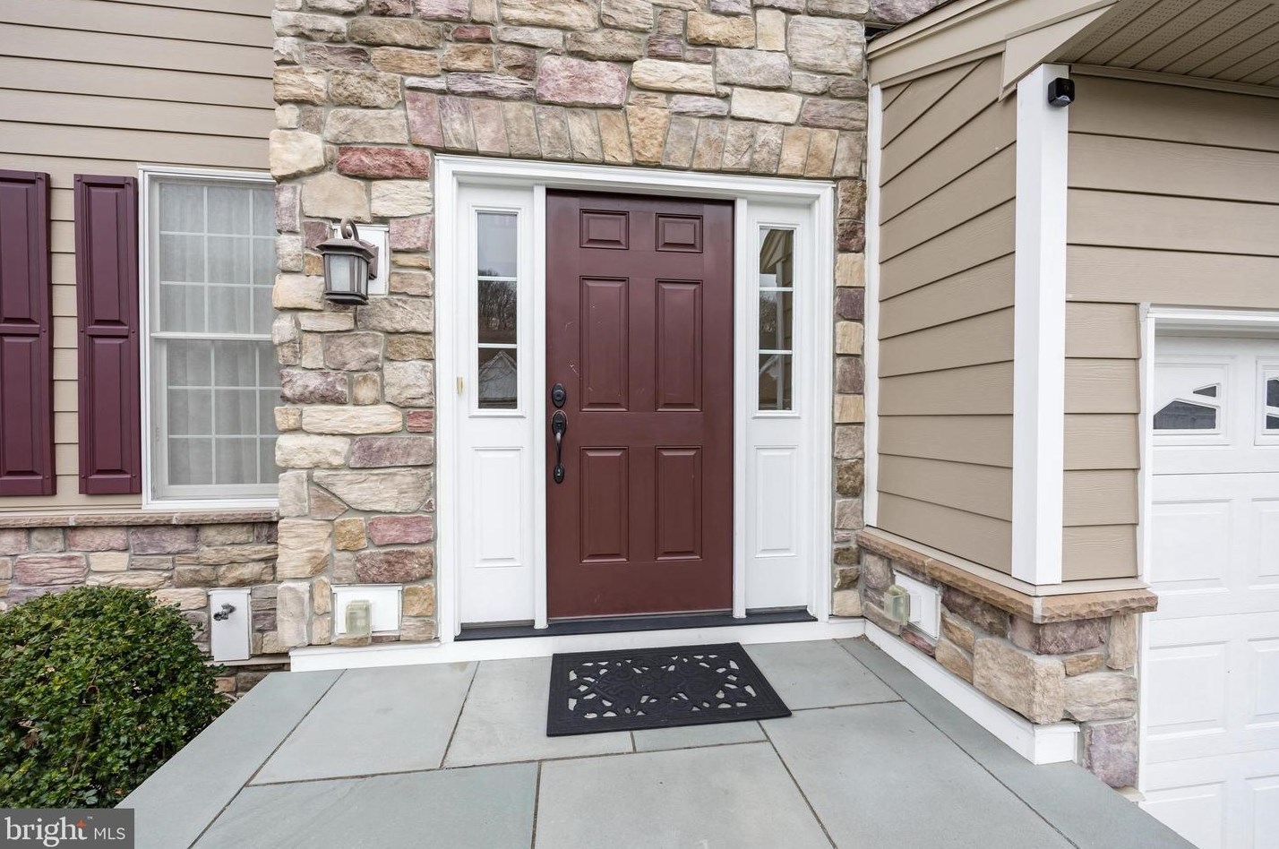 1211 Denton Dr, Chester Springs, PA 19425-3879