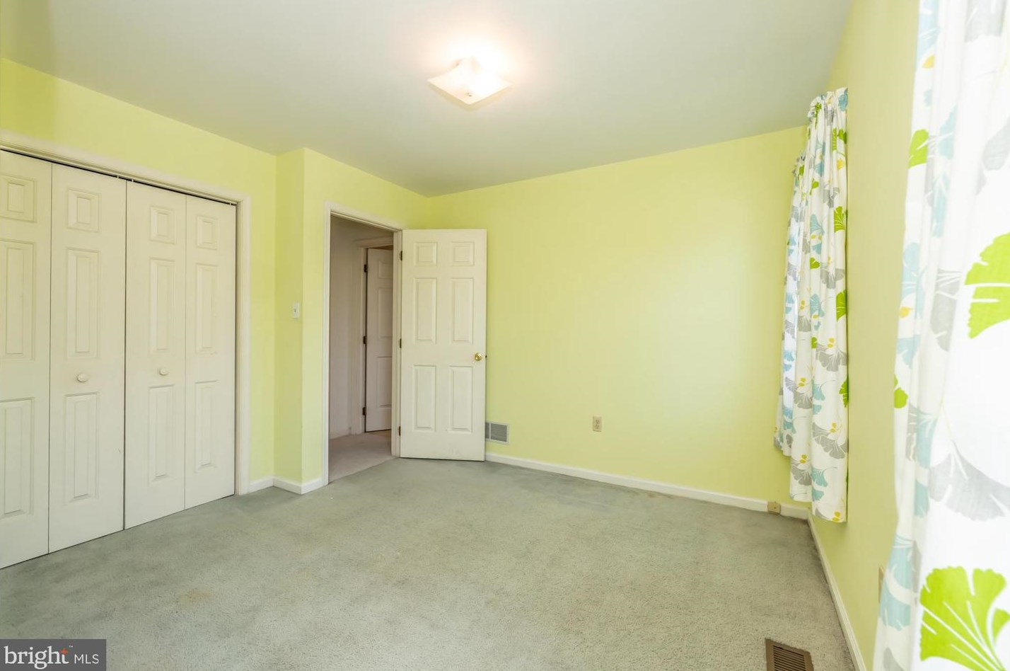 321 Courtney Cir, West Chester PA  19382-4871 exterior