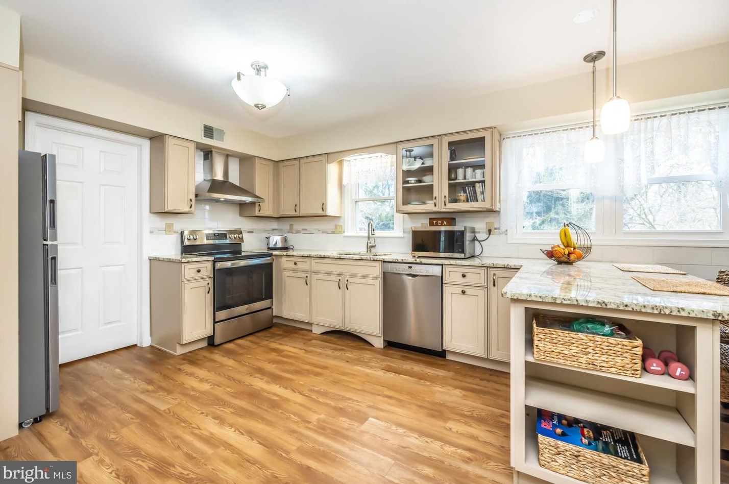 321 Courtney Cir, West Chester PA  19382-4871 exterior