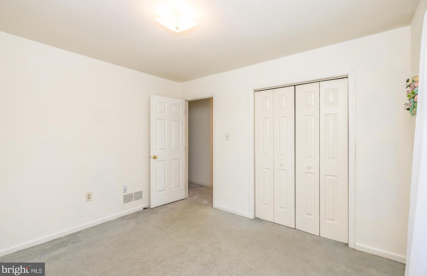 321 Courtney Cir, West Chester PA  19382-4871 exterior