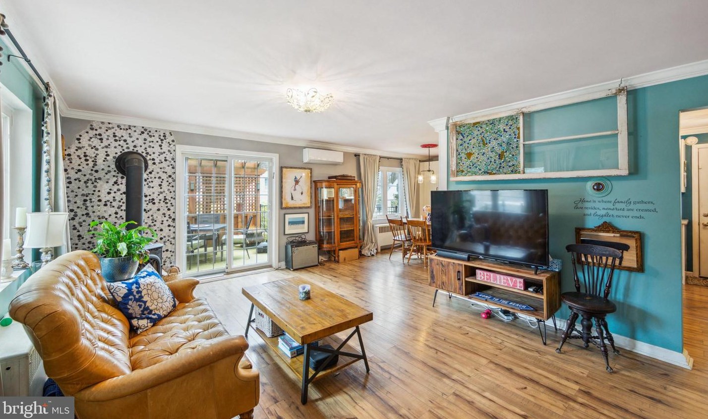 702 Hillside Dr, West Chester, PA 19380-2360