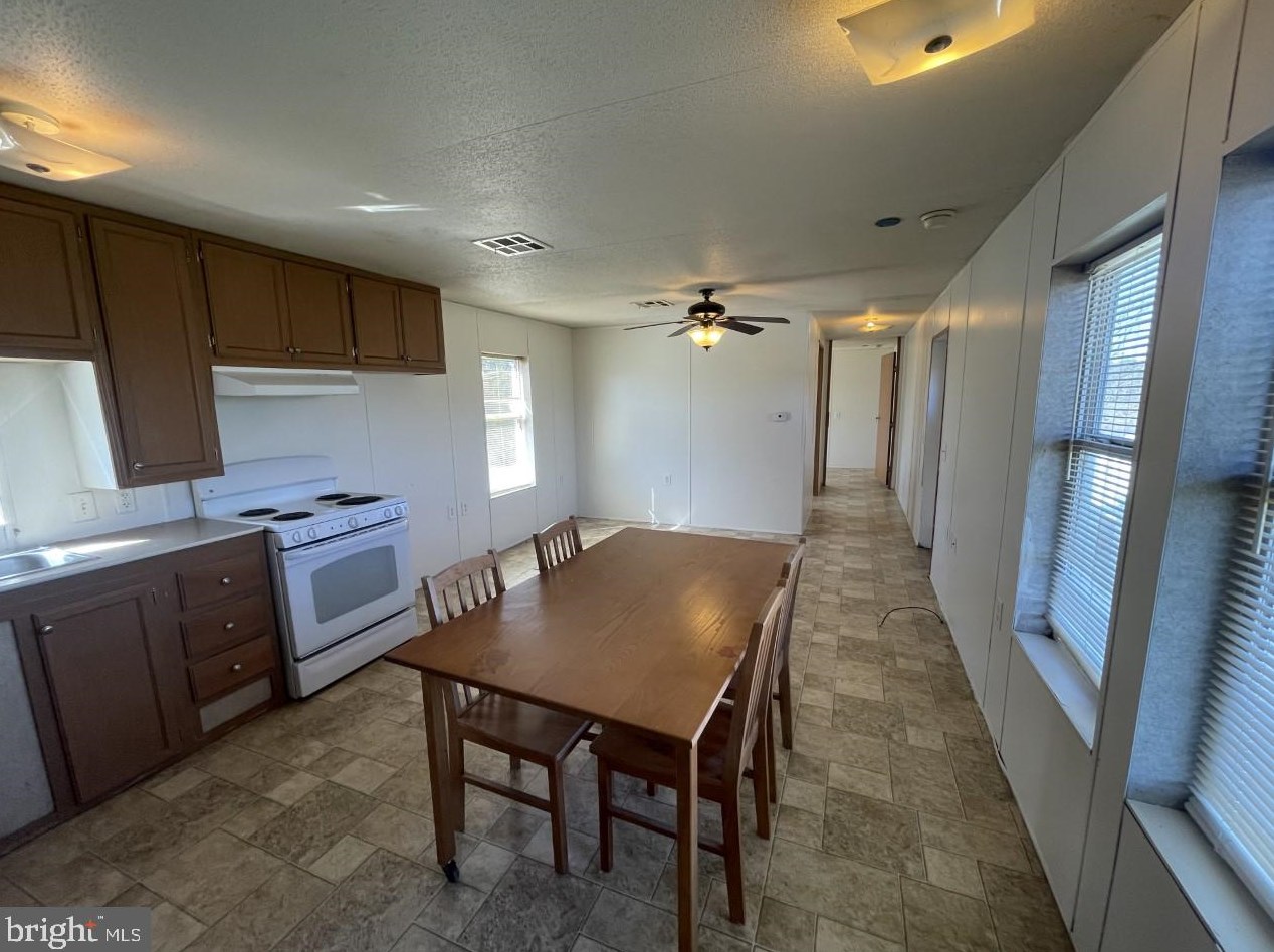 835 Old Forge Rd, Oxford PA  19363-2238 exterior