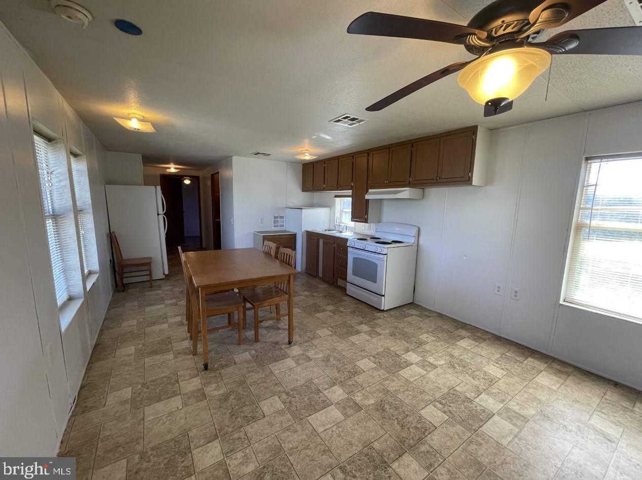 835 Old Forge Rd, Oxford PA  19363-2238 exterior