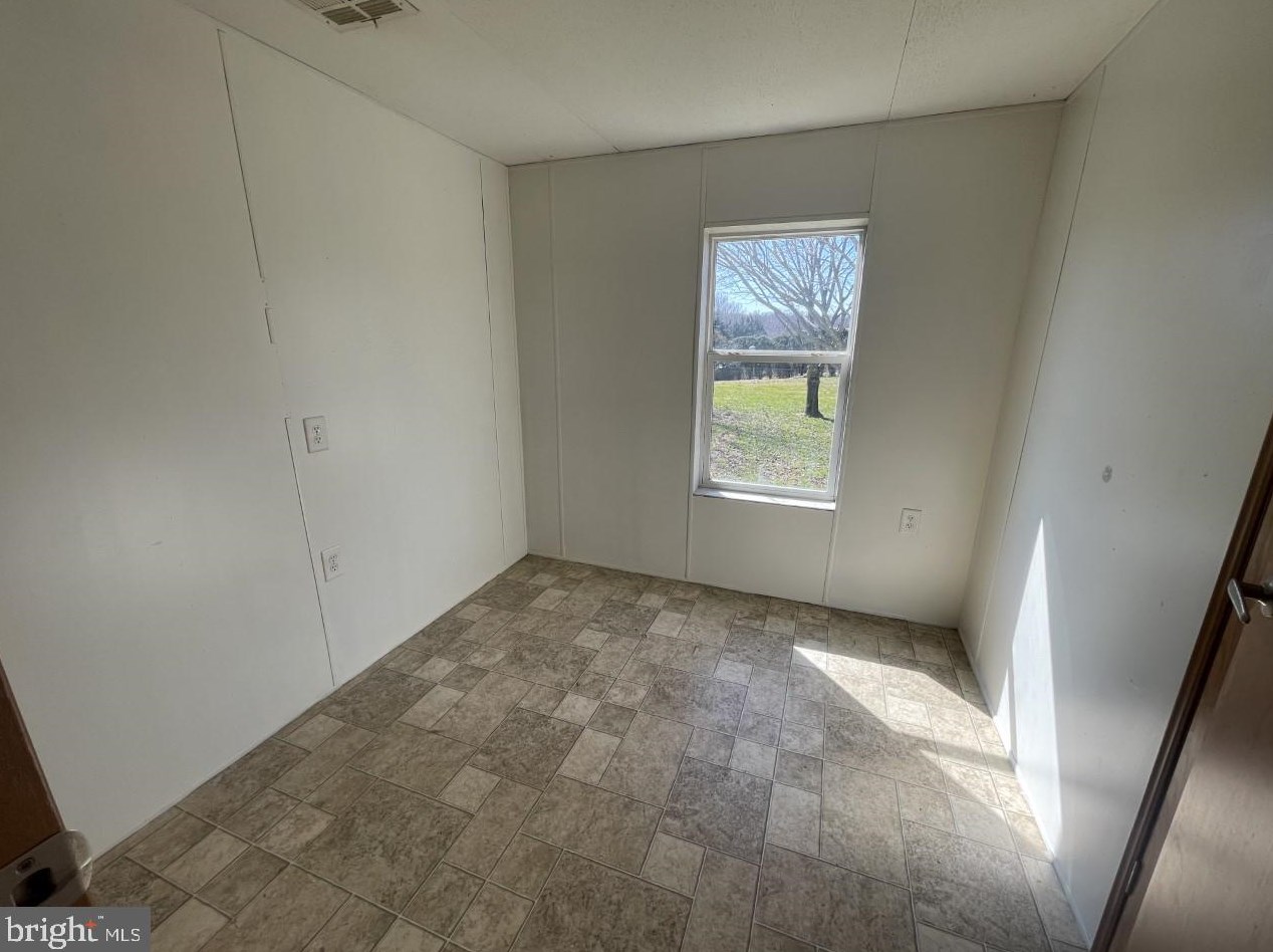 835 Old Forge Rd, Oxford PA  19363-2238 exterior