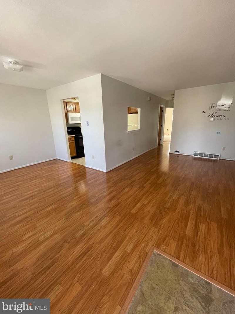 987 Roundhouse Ct, West Chester, PA 19380-1703