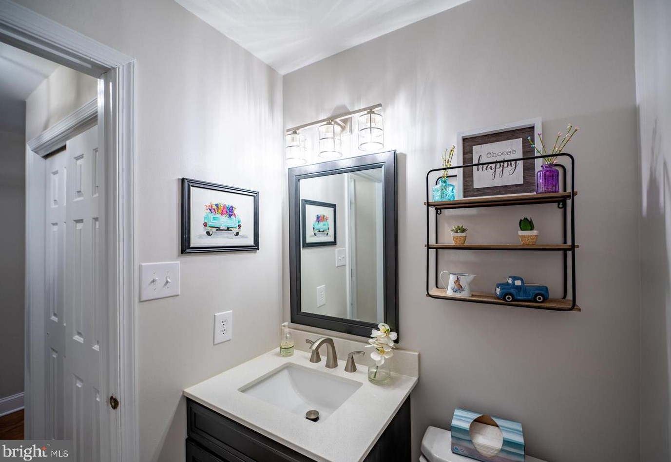 563 Saxony Dr, Exton PA  19341-2067 exterior