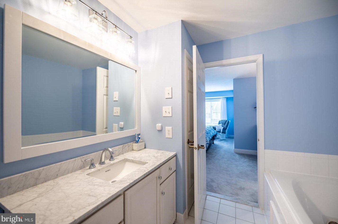 563 Saxony Dr, Exton PA  19341-2067 exterior