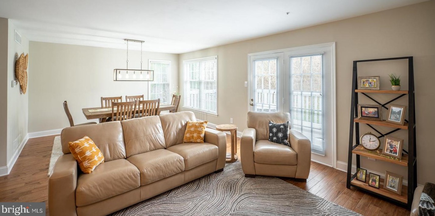 563 Saxony Dr, Exton PA  19341-2067 exterior