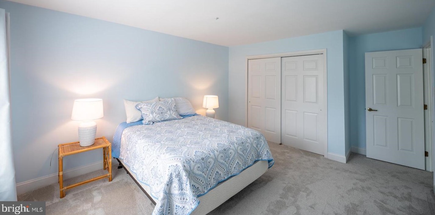 563 Saxony Dr, Exton PA  19341-2067 exterior