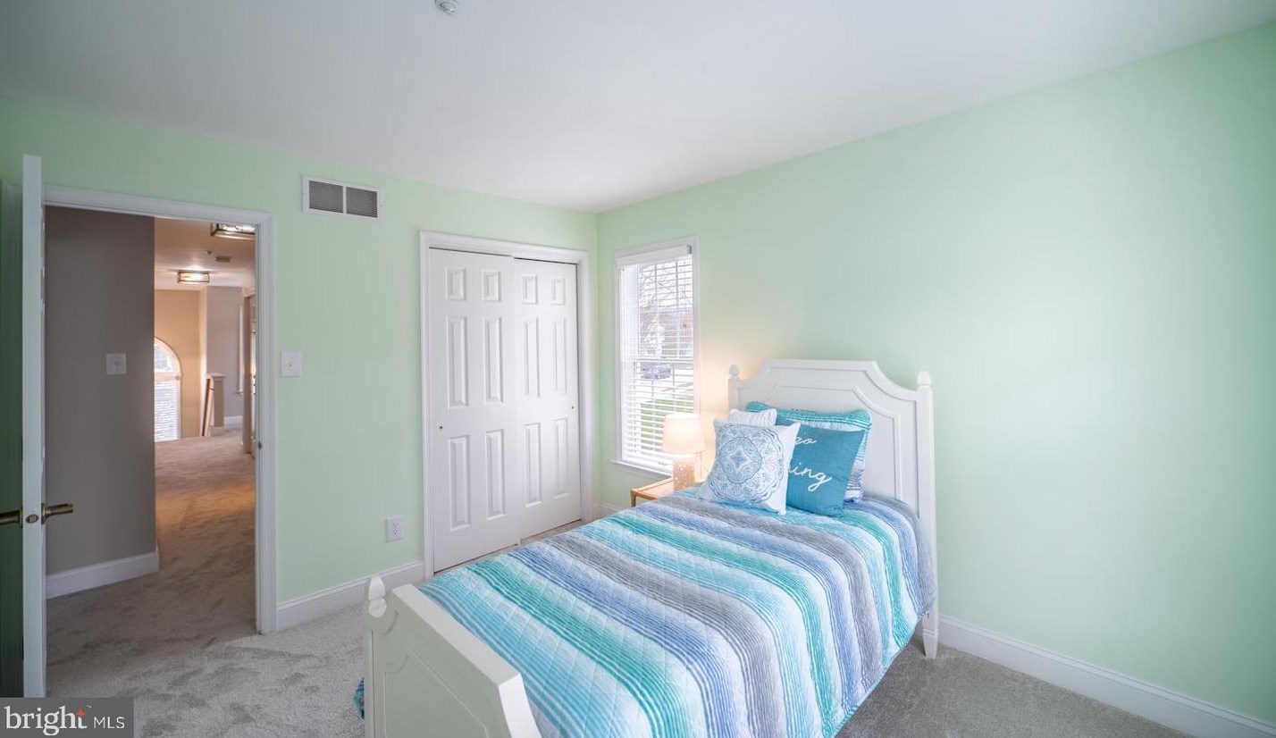 563 Saxony Dr, Exton PA  19341-2067 exterior