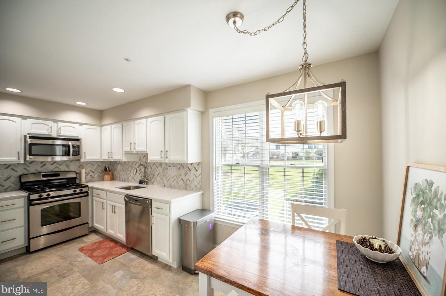 563 Saxony Dr, Exton PA  19341-2067 exterior